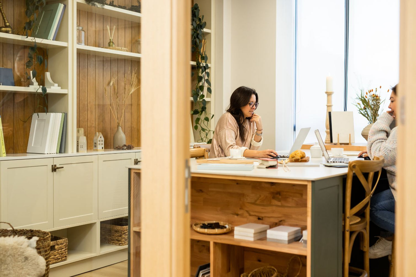 Guía esencial para una remodelación de cocina: qué considerar y cómo Tablero Estudio transforma cada detalle